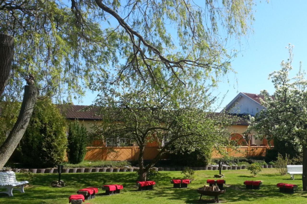 Ostsee-Rittergut-Ruegen Mit Binzhotel & Ordenskapelle & Romantikgut Exterior foto